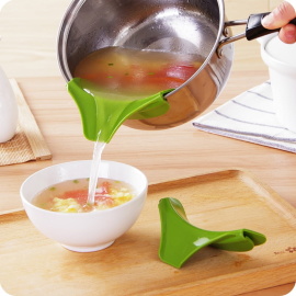 Anti-spill Silicone Spout Funnel for Pots Pans and Bowls